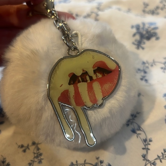 Kylie Cosmetics | White Pompom Key Chain - Picture 2 of 2